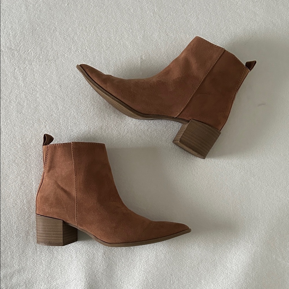 Universal Thread Womens Brown Faux Suede Pointed Toe Zip Up Ankle Boots Size 6.5